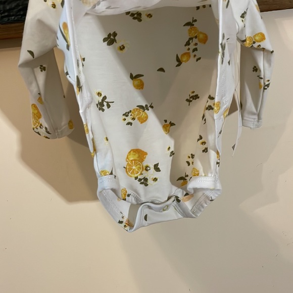2/$30 Jessica Simpson Yellow Lemon Easy Match Middle Snap One Piece Size 3-6M - Picture 9 of 15